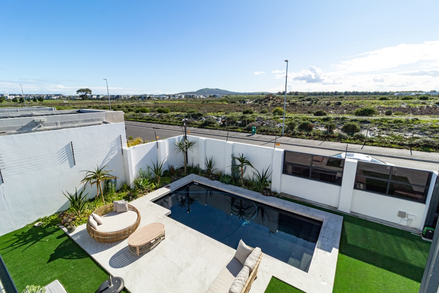 To Let 4 Bedroom Property for Rent in Sandown Estate Western Cape